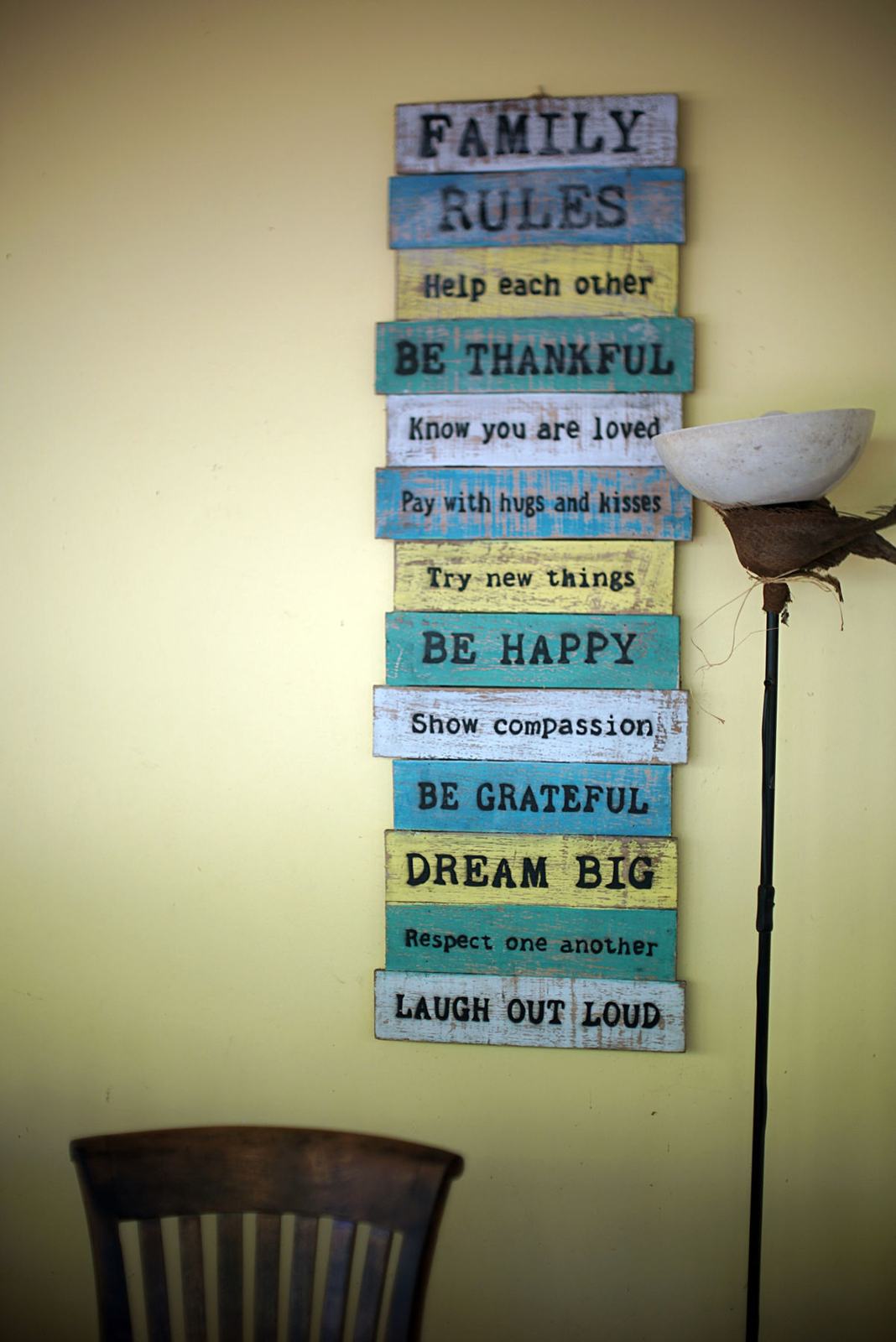 A Family Rules sign on the wall at Fare Om